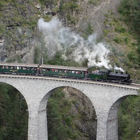 Hotel Restaurant Raetia Tiefencastel